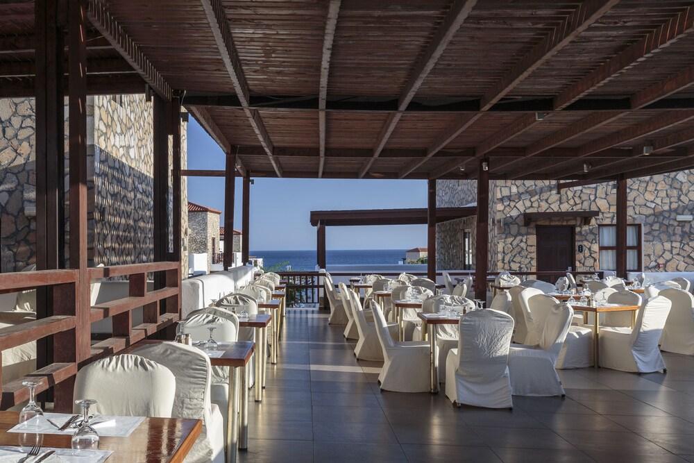Costa Lindia Beach Lartos Exterior photo