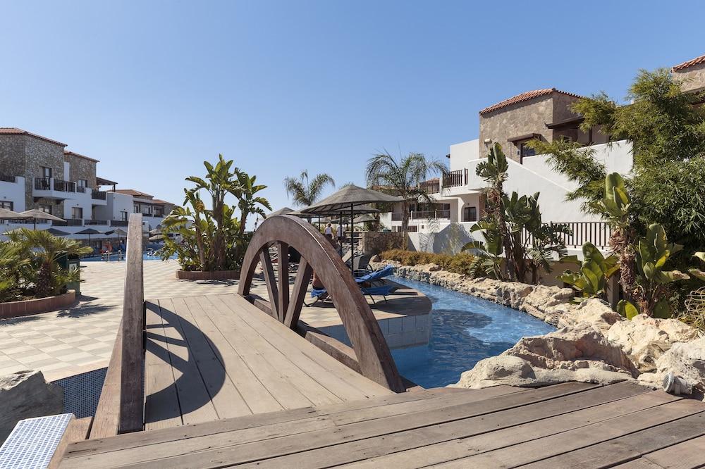 Costa Lindia Beach Lartos Exterior photo