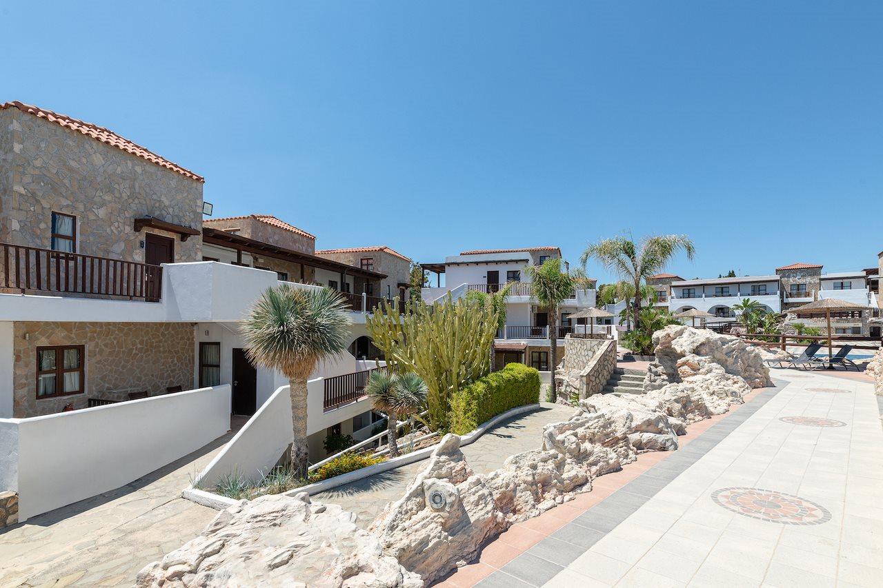 Costa Lindia Beach Lartos Exterior photo