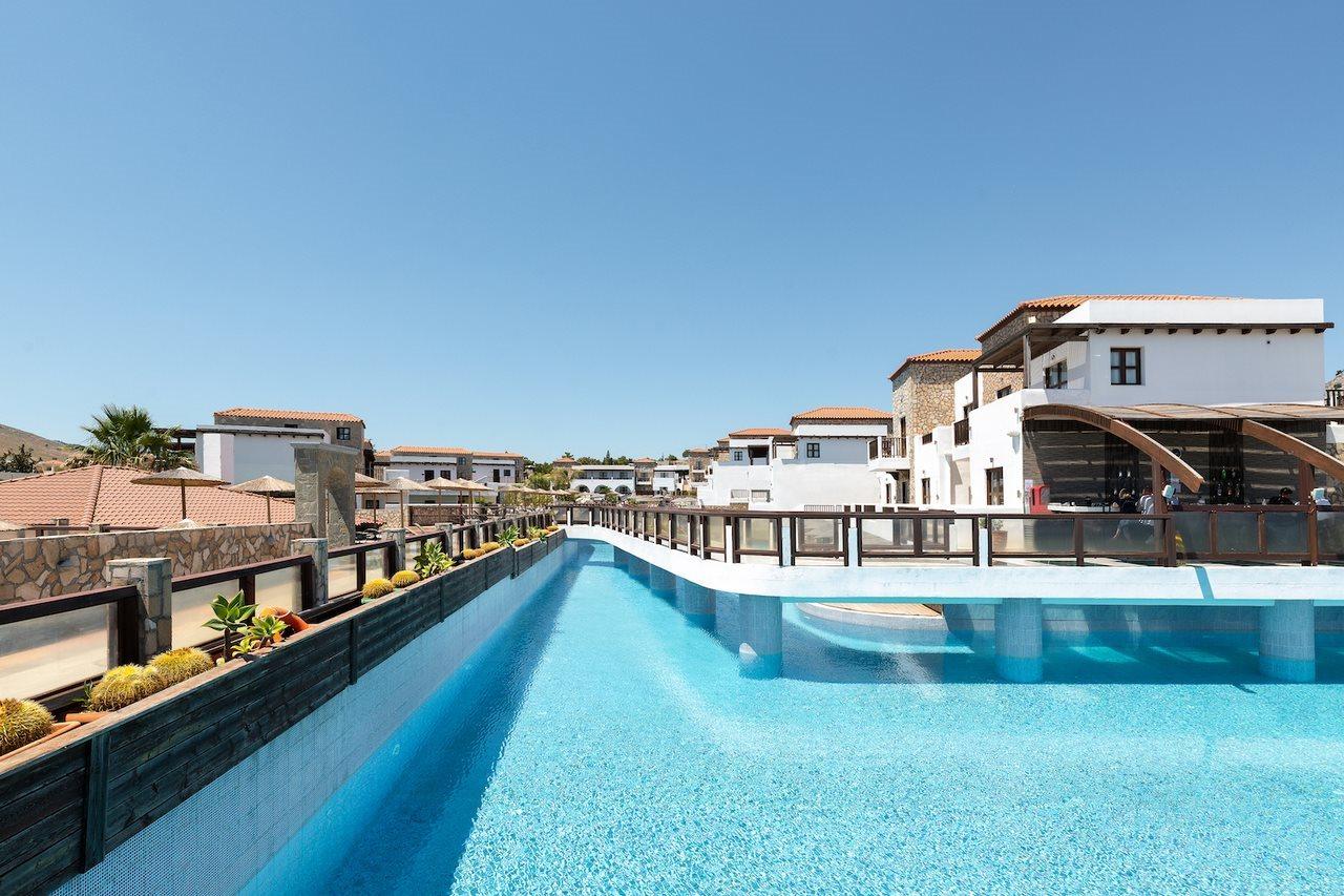 Costa Lindia Beach Lartos Exterior photo