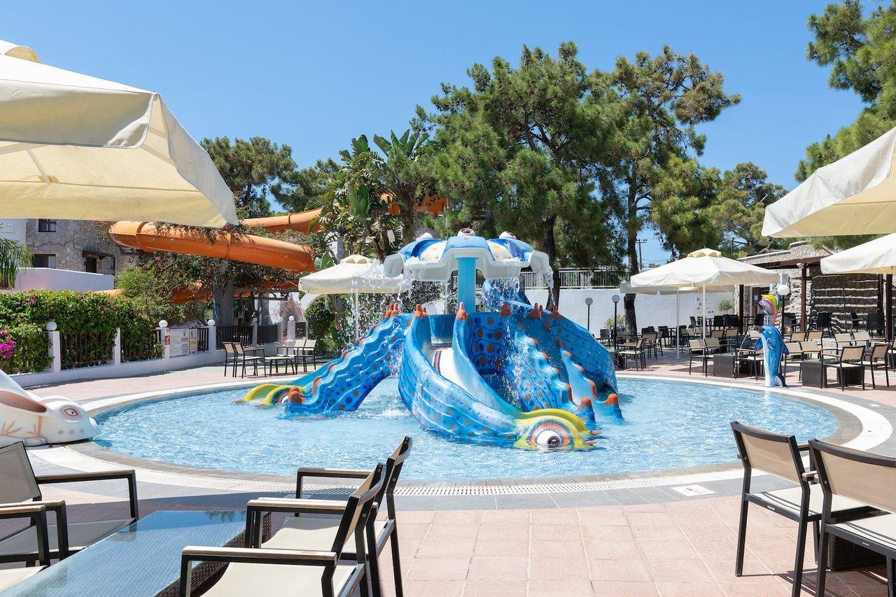 Costa Lindia Beach Lartos Exterior photo