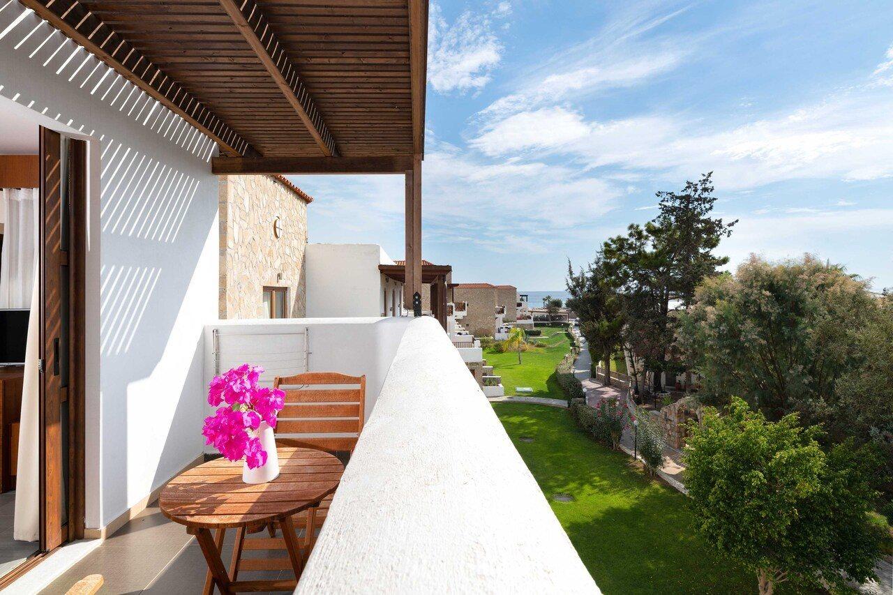 Costa Lindia Beach Lartos Exterior photo