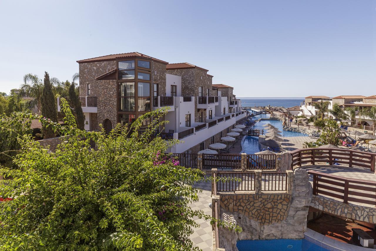 Costa Lindia Beach Lartos Exterior photo