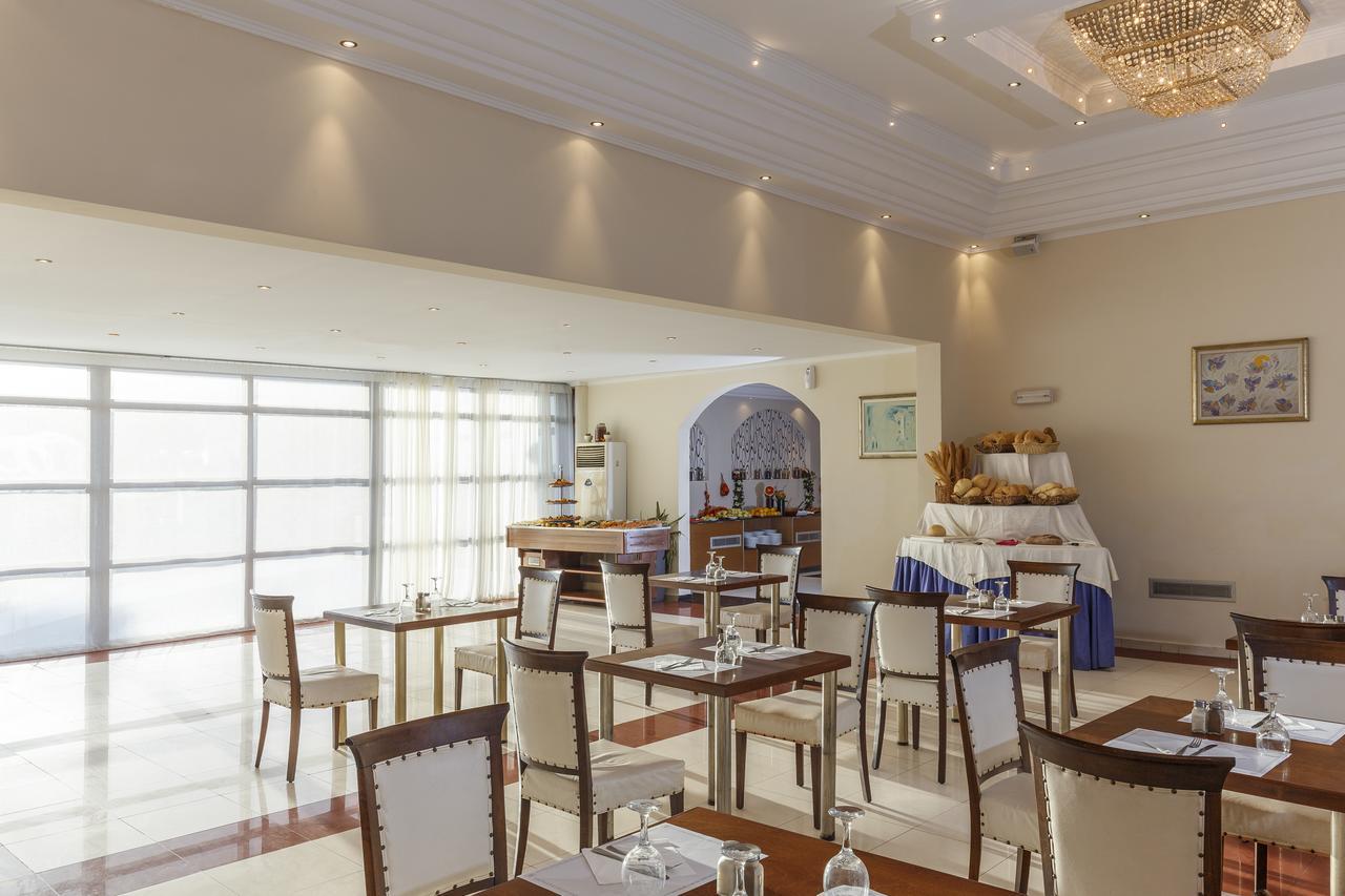 Costa Lindia Beach Lartos Exterior photo