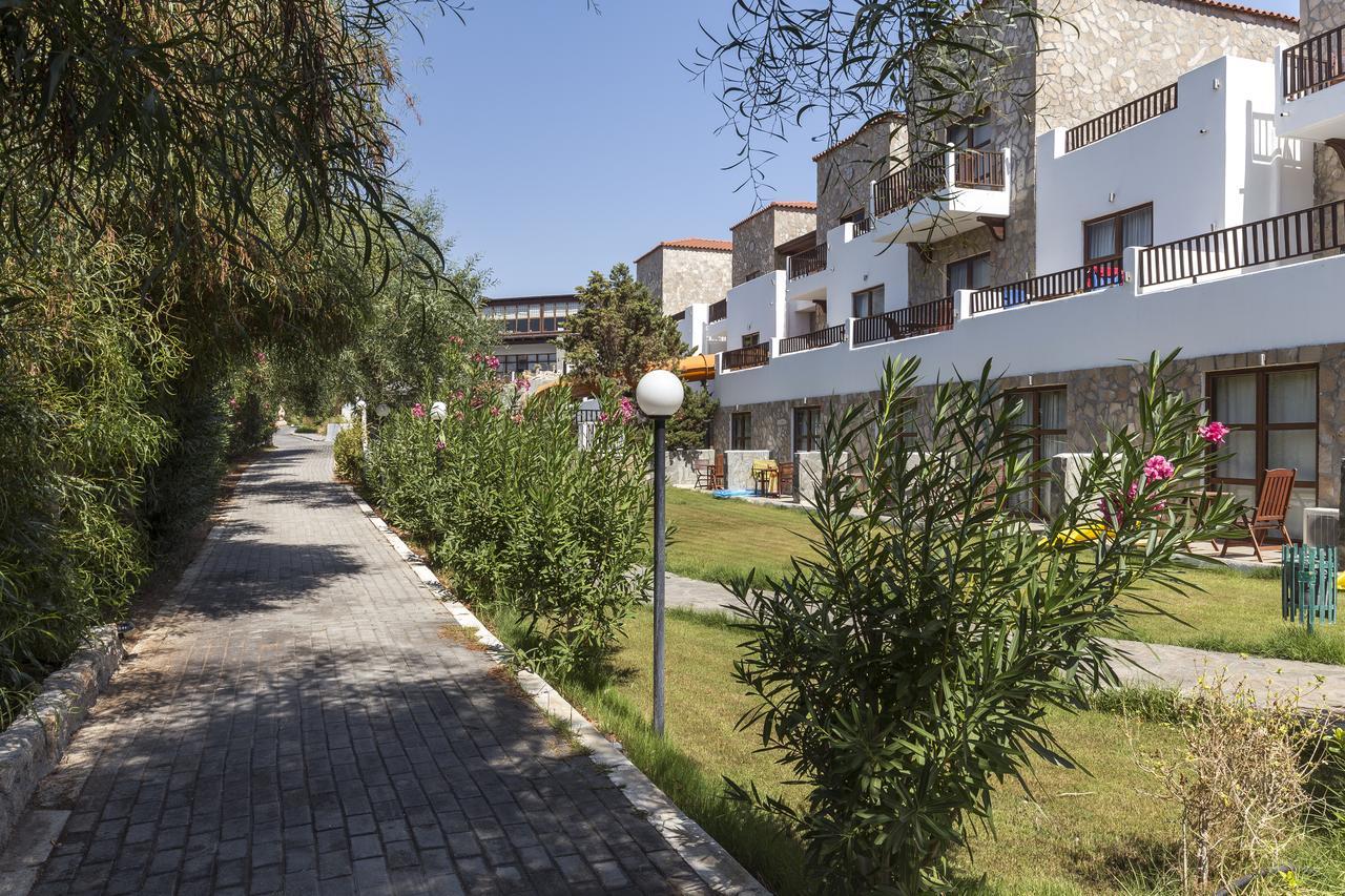 Costa Lindia Beach Lartos Exterior photo