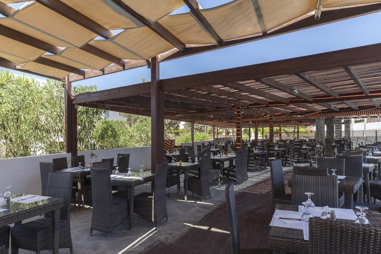 Costa Lindia Beach Lartos Exterior photo