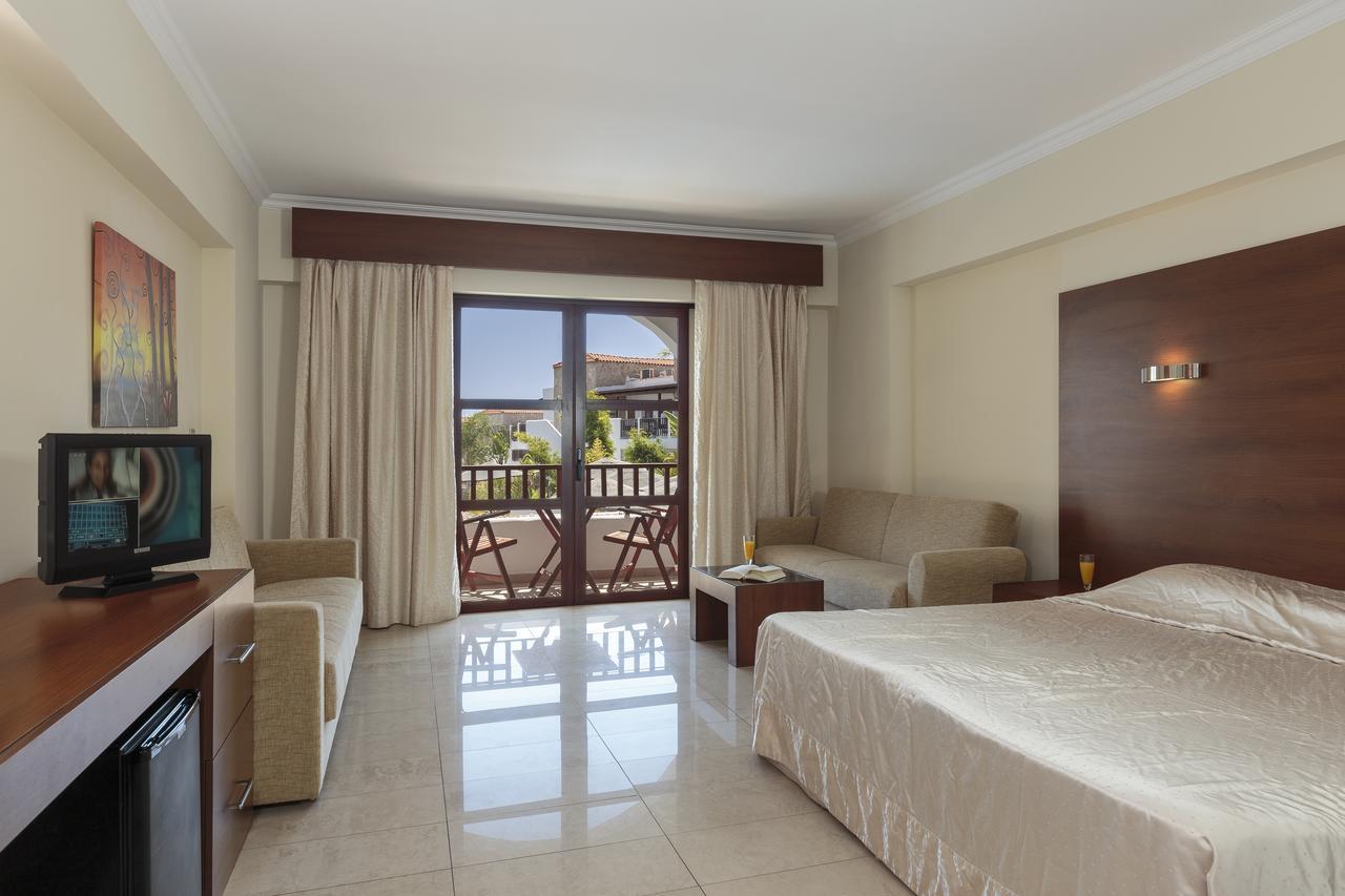 Costa Lindia Beach Lartos Exterior photo