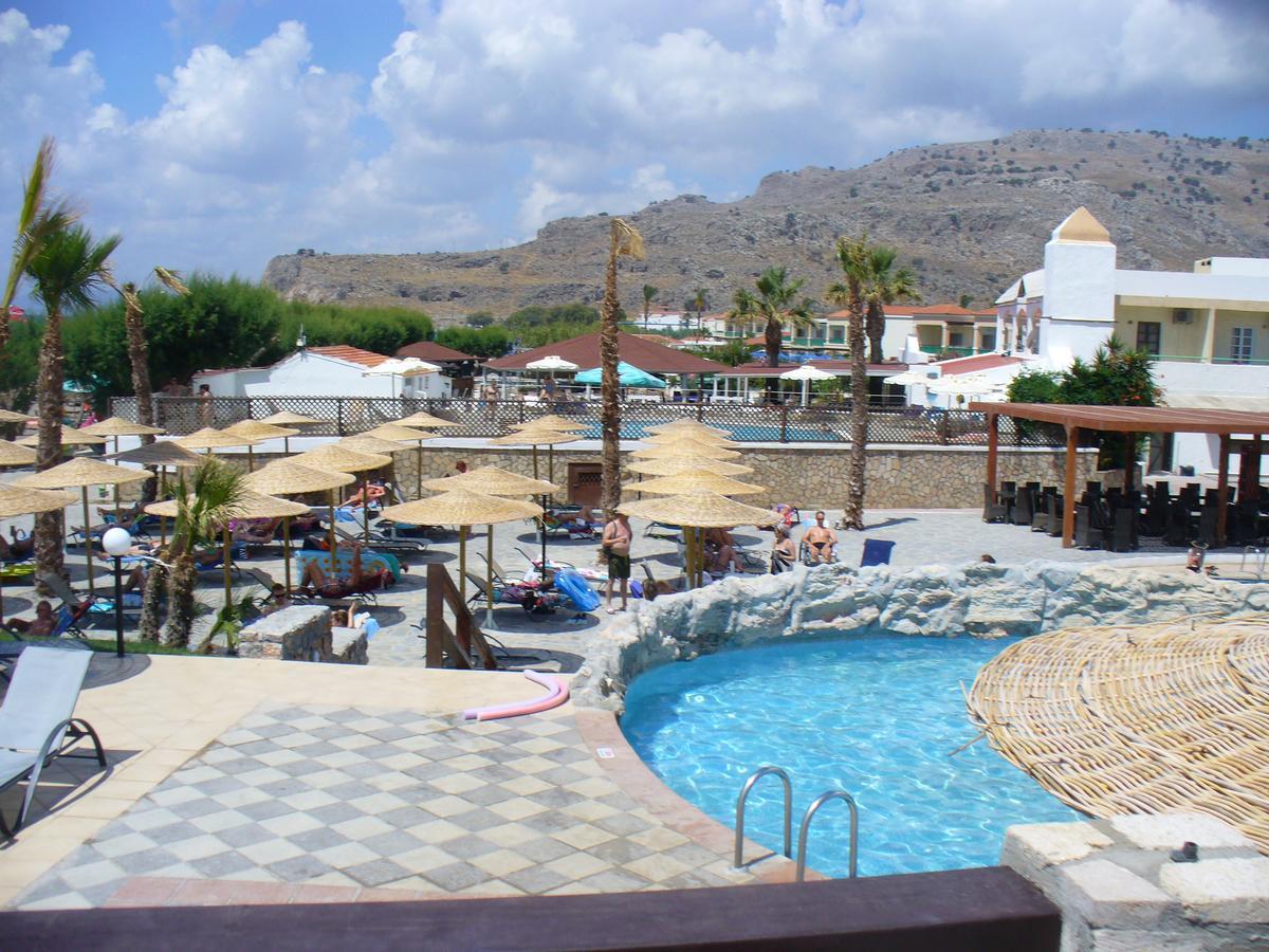 Costa Lindia Beach Lartos Exterior photo